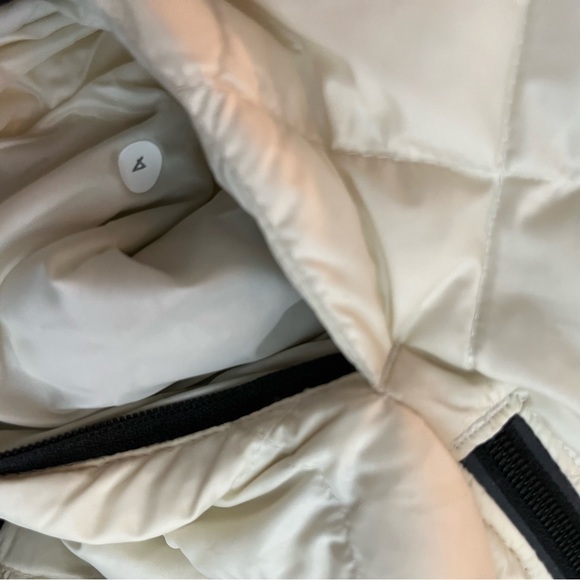 Lululemon Reversible Coat - Picture 6 of 8